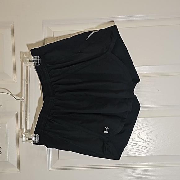 Under Armour Black Athletic Shorts Size M - Picture 1 of 3